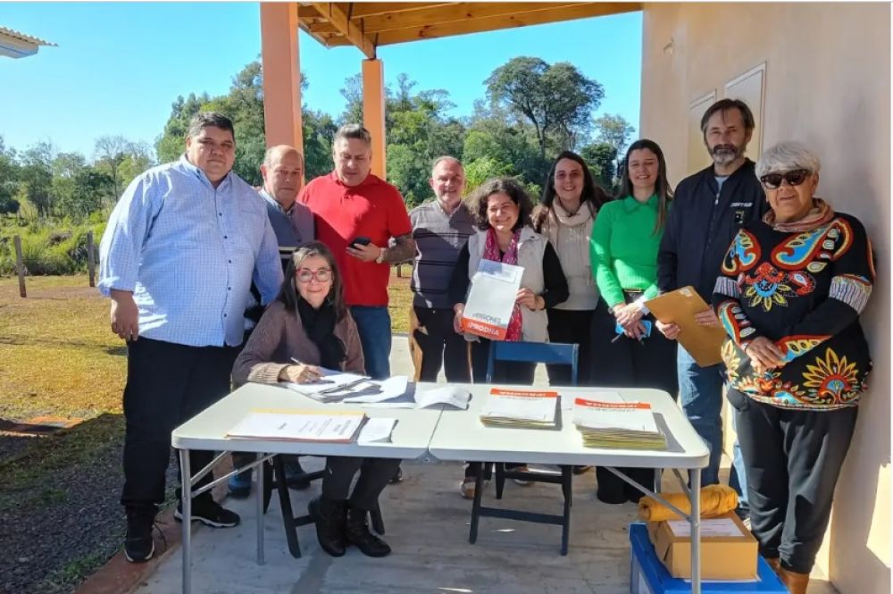 El Iprodha entreg� 14 m�dulos habitacionales a familias de San Vicente