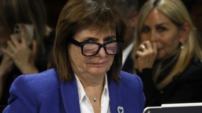 Karina le volte� la sesi�n a Bullrich y toma el control de la agenda del Congreso