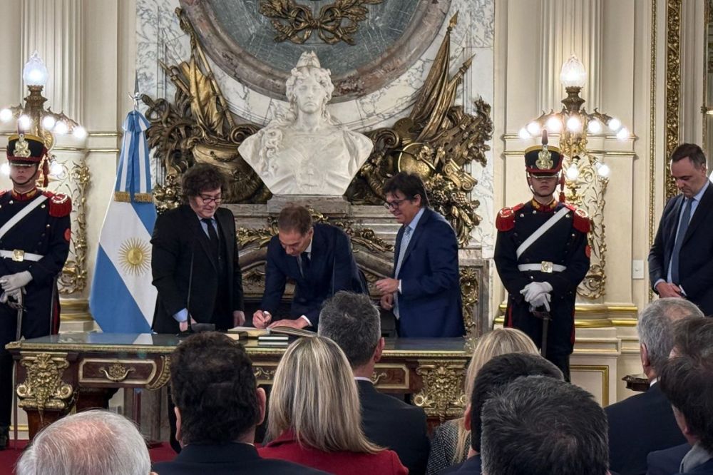 El primer pedido sindical que le llega a Diego Santilli: ATE le exige informar los ingresos que dej� Manuel Adorni