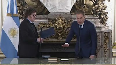 Santilli ampl�a la coalici�n oficialista con 13 gobernadores, pero en el Gobierno descartan un acuerdo con el PRO