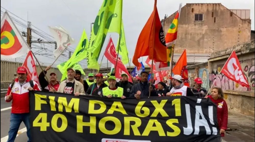 Gremios brasile�os protagonizaron una multitudinaria movilizaci�n para exigir la reducci�n de la jornada laboral
