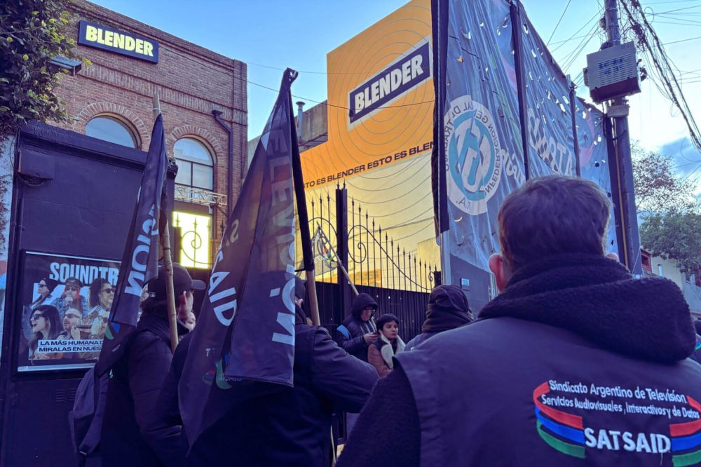 Trabajadores de Televisi�n movilizaron para reclamar la reincorporaci�n de los despedidos de Blende