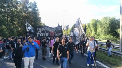 Mientras la Justicia define la validez de los despidos, FATE deber� seguir pagando los salarios