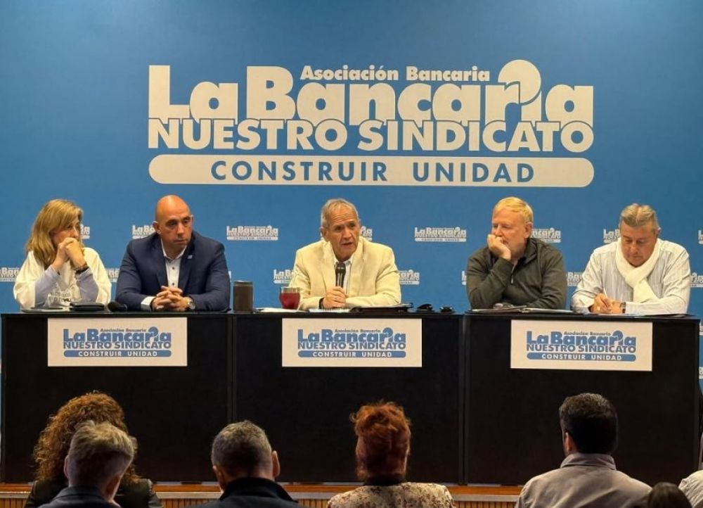 La Bancaria Buenos Aires se sum� al respaldo de los trabajadores de la CNEA y reclam� la reincorporaci�n de los despedidos