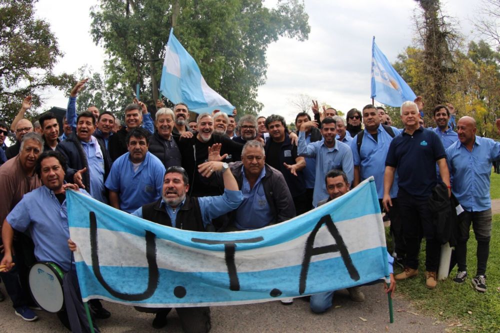 Pati�o acelera su armado propio dentro de la UTA, ofrece una salvoconducto para evitar la interna y busca quedarse con el control del AMBA