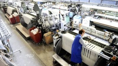 La industria textil opera con apenas 4 de cada 10 m�quinas y lidera los despidos en la era Milei