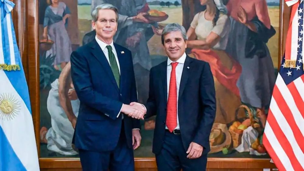 El swap con EE.UU., la bala de plata que Luis Caputo se guarda para despejarle turbulencias a la reelecci�n de Javier Milei