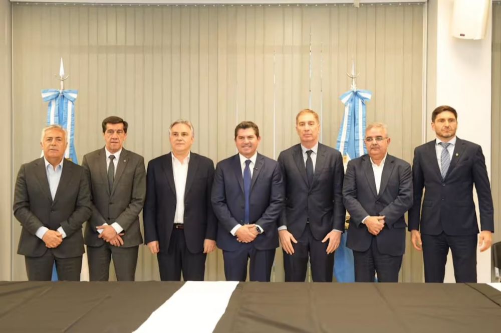Las transferencias nacionales a las provincias se hunden y complican la negociaci�n con los gobernadores