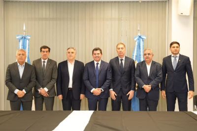 Las transferencias nacionales a las provincias se hunden y complican la negociaci�n con los gobernadores