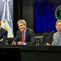 Blindaje al d�lar: Toto Caputo cubrir� los vencimientos de 2027 con deuda local, privatizaciones y bancos