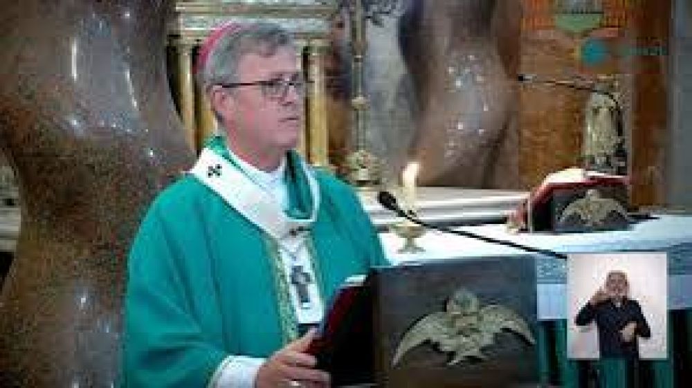Mons. Garc�a Cuerva: 'Dios nos ama como somos, pero nos sue�a mucho mejor'