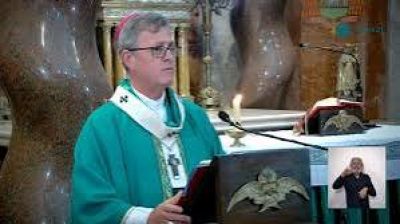 Mons. Garc�a Cuerva: 'Dios nos ama como somos, pero nos sue�a mucho mejor'