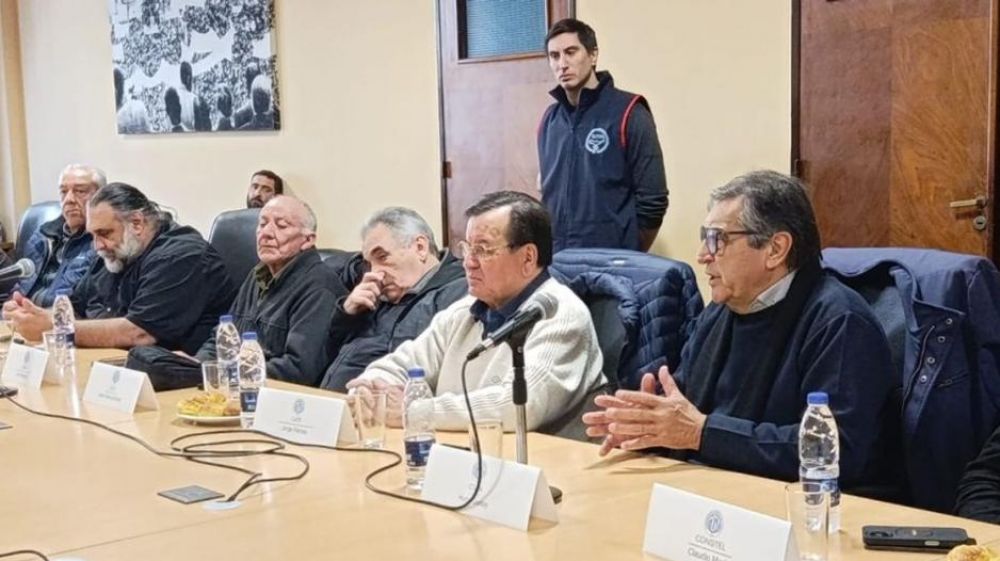 La CGT, las dos CTA y la UTEP lanzan un plan de lucha y avanzan hacia un nuevo paro general