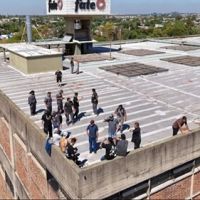 Fate envi� 6 camiones escoltados con polic�as a retirar cubiertas a la planta de San Fernando y el Sutna habla de 