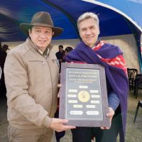 Santa Sylvina: El gobernador Zdero acompa�� la 10� Fiesta Regional del Locro y la Argentinidad y ratific� su apoyo a las tradiciones chaque�as