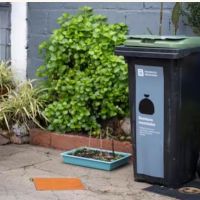 Uruguay: Entregan contenedores intradomiciliarios y composteras en Parque Guaran�