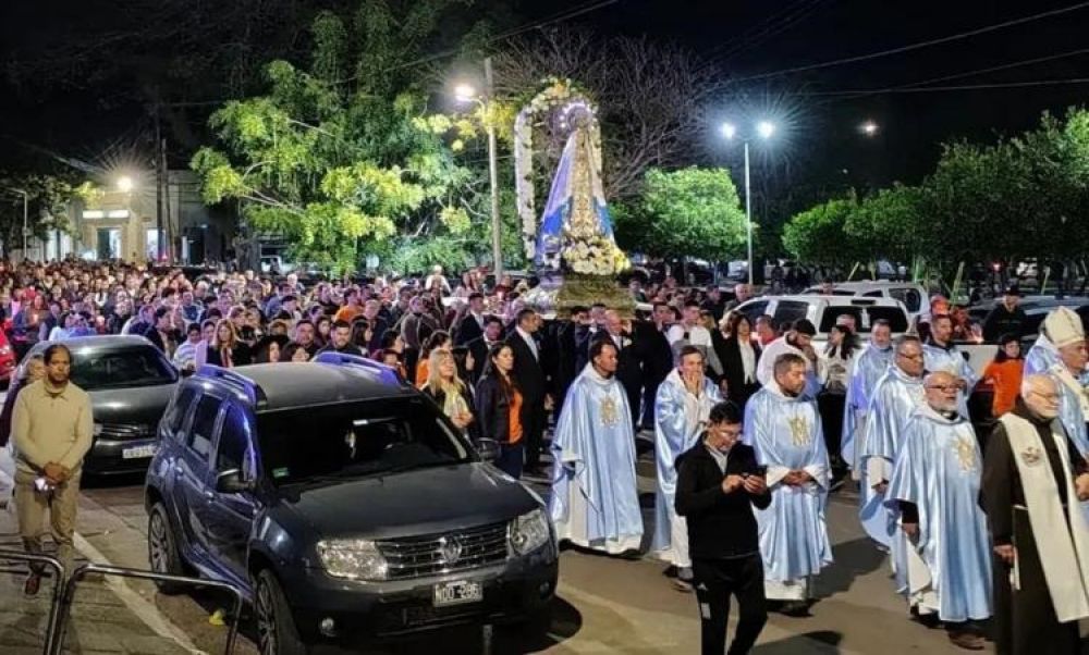 Fiesta de Itat�: encendido llamado a renovar la fe y la esperanza