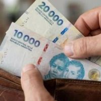 La mitad de los argentinos se percibe de clase baja y el 86% afirm� que su salario perdi� contra la inflaci�n