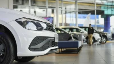 Caen las ventas de automotores y preocupa el empleo en concesionarias
