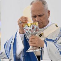 Reza con el Papa: �Nos invita a regresar al coraz�n�
