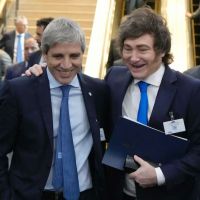 El Gobierno festeja la baja de la inflaci�n, pero atiende encuestas que lo ponen al l�mite con la oposici�n