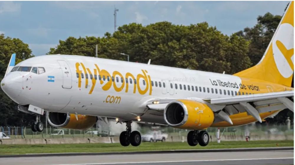 Bir� acus� a Flybondi de operar como �un esquema ponzi� y denunci� complicidad estatal