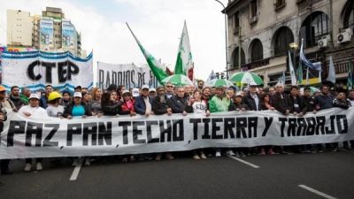 Los movimientos sociales activan un plan de lucha con piquetes y una marcha federal contra el cierrel del volver al trabajo