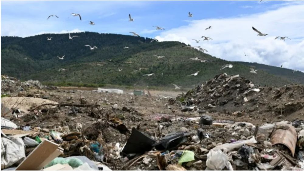 Una empresa toma la gesti�n del basural de Bariloche por un millonario contrato directo de Cort�s