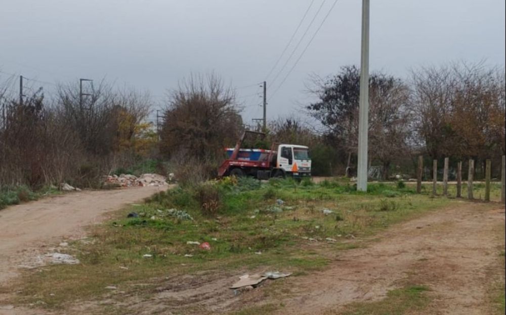 La Plata: denuncian un basural clandestino que impacta en la contaminaci�n del arroyo Del Gato