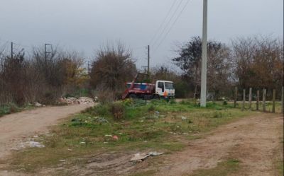 La Plata: denuncian un basural clandestino que impacta en la contaminaci�n del arroyo Del Gato