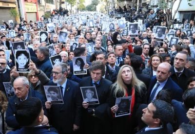 Milei encabeza la comitiva oficial en el acto por el 32� aniversario del atentado a la AMIA