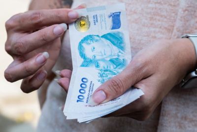 Seg�n el Indec, los salarios subieron 2,2% en mayo y le volvieron a ganar a la inflaci�n