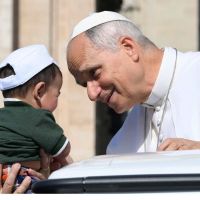 El Papa cita a Bob Dylan para criticar la carrera armament�stica �que hoy asusta y aterroriza�