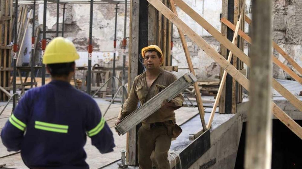 Un informe de la UBA identific� por qu� el crecimiento econ�mico anunciado por el Gobierno sigue sin impactar en la creaci�n de empleo