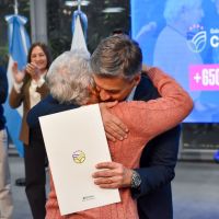 El gobernador Zdero entreg� 50 tpitulos de propiedad a familias de Resistencia que esperaron m�s de 45 a�os