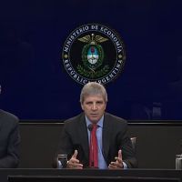 El viceministro de Econom�a asegur� que �ya est�n los brotes verdes� para que la gente empiece a sentir las mejoras