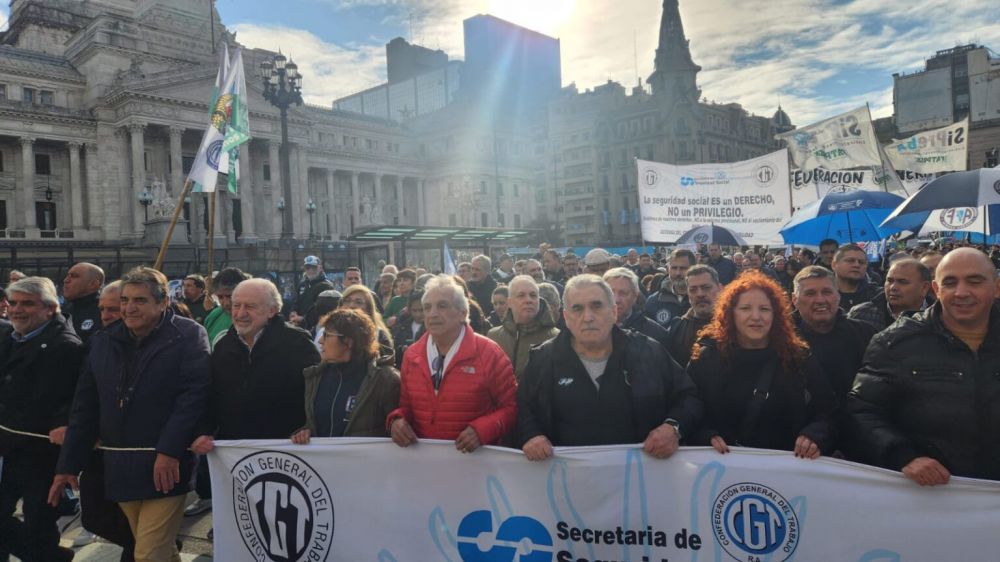 Yasky celebr� la movilizaci�n al Congreso por los jubilados: �Ninguna lucha va a poder ser aislada y dividida como quiere el gobierno�
