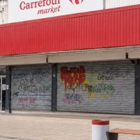 Carrefour baj� persianas en R�o Gallegos y despidi� a todo el personal sembrando preocupaci�n en todo el pa�s