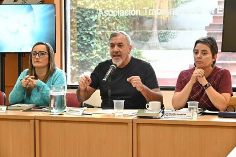 Hoy a las 11 ATE re�ne a su Conducci�n Nacional y podr�a definir una nueva medida de fuerza