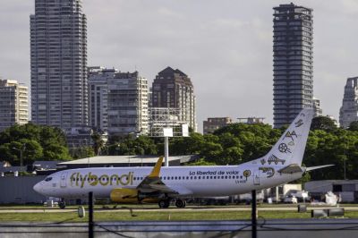 Suspensiones entre los tripulantes y despidos, el panorama laboral de Flybondi se complica mientras se cancelan cientos de vuelos