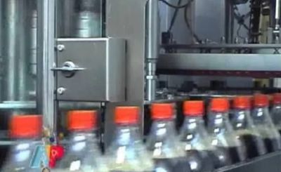 Condenan a embotelladora de gaseosas porque un cliente encontr� una piedra en una botella cerrada