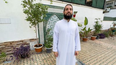 La vida en una mezquita de Sevilla: �La cura al odio de algunas personas es conocernos�