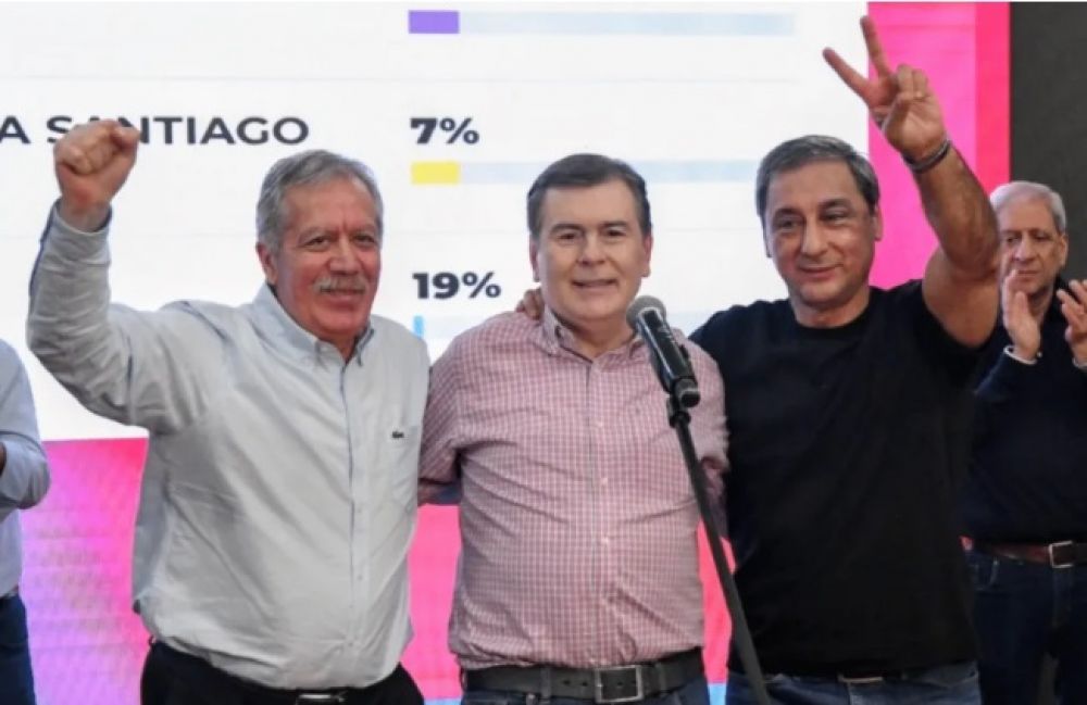 El gobernador de Santiago del Estero y el peronismo celebraron el triunfo del Frente C�vico: �Qu� paliza se comi� Milei� 