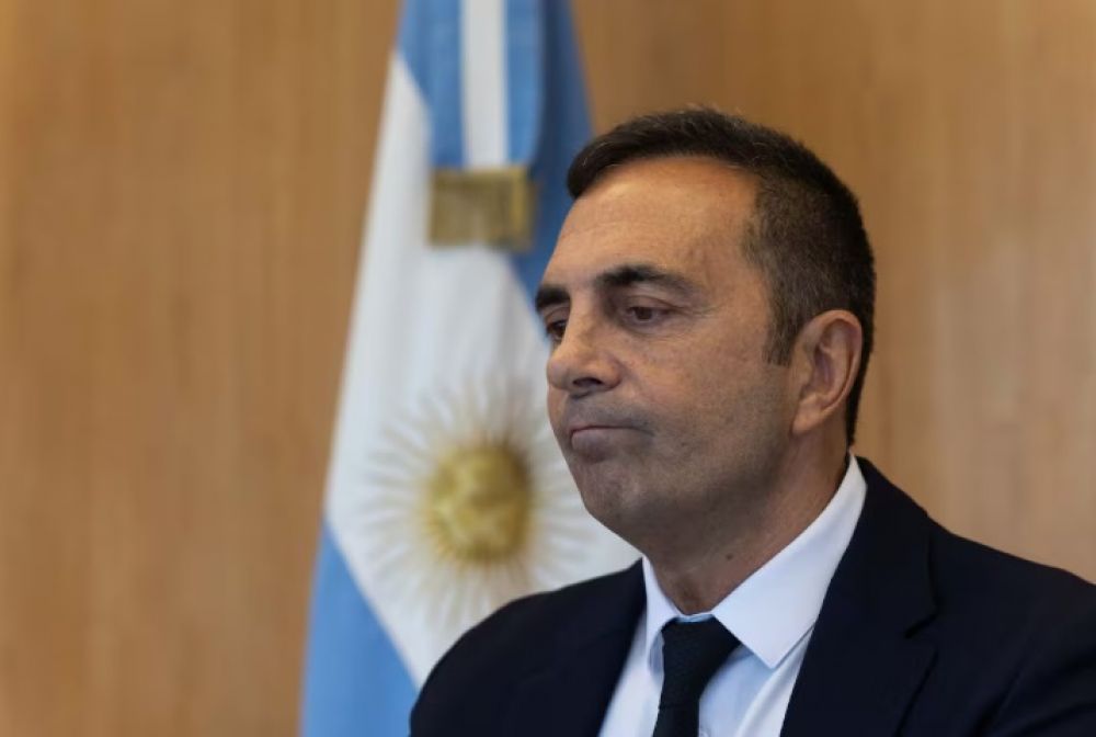 Cordero reapareci� para decir que �hay creaci�n de empleo� pero los informes que publica su propia cartera lo desmienten