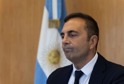 Cordero reapareci� para decir que �hay creaci�n de empleo� pero los informes que publica su propia cartera lo desmienten