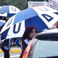 �Toc� bocina y aposta a la educaci�n�: UDA comenz� su plan de lucha que continuar� por todo agosto en defensa de los derechos de los docentes y la educaci�n