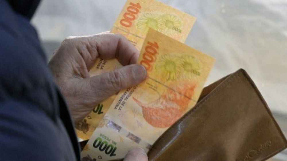 El gobierno defini� el nuevo salario m�nimo desde agosto en $376.600 y la hora qued� en $1.883