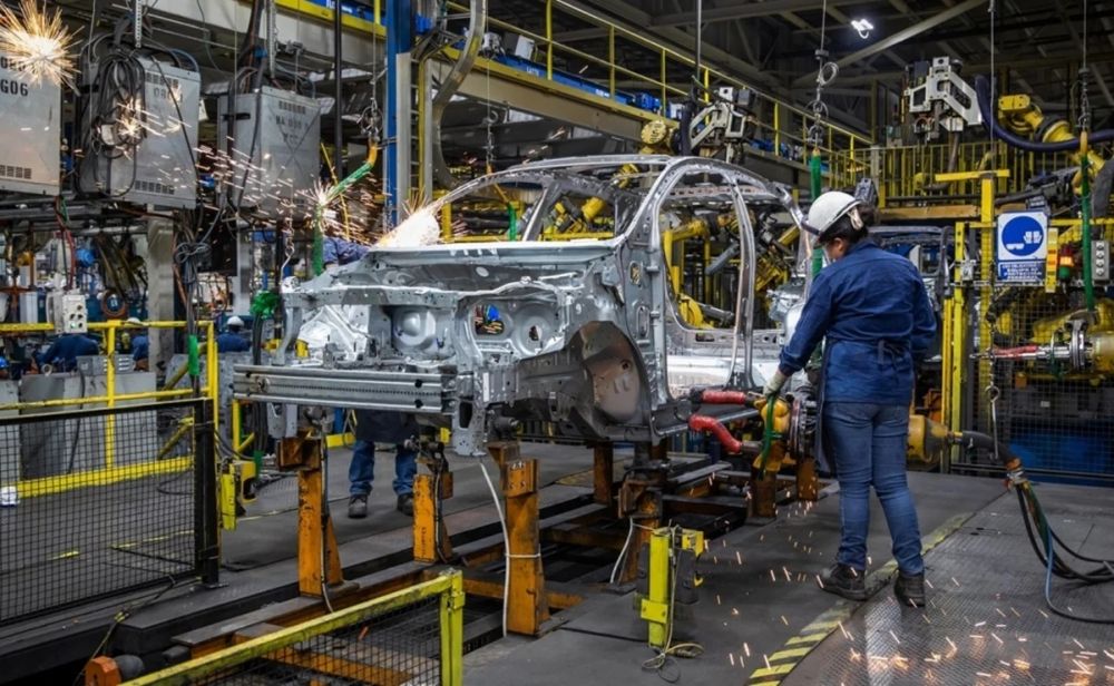 Otro desplome de dos d�gitos en la producci�n automotriz enciende las alarmas por los miles de empleos en la industria