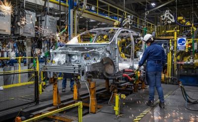 Otro desplome de dos d�gitos en la producci�n automotriz enciende las alarmas por los miles de empleos en la industria