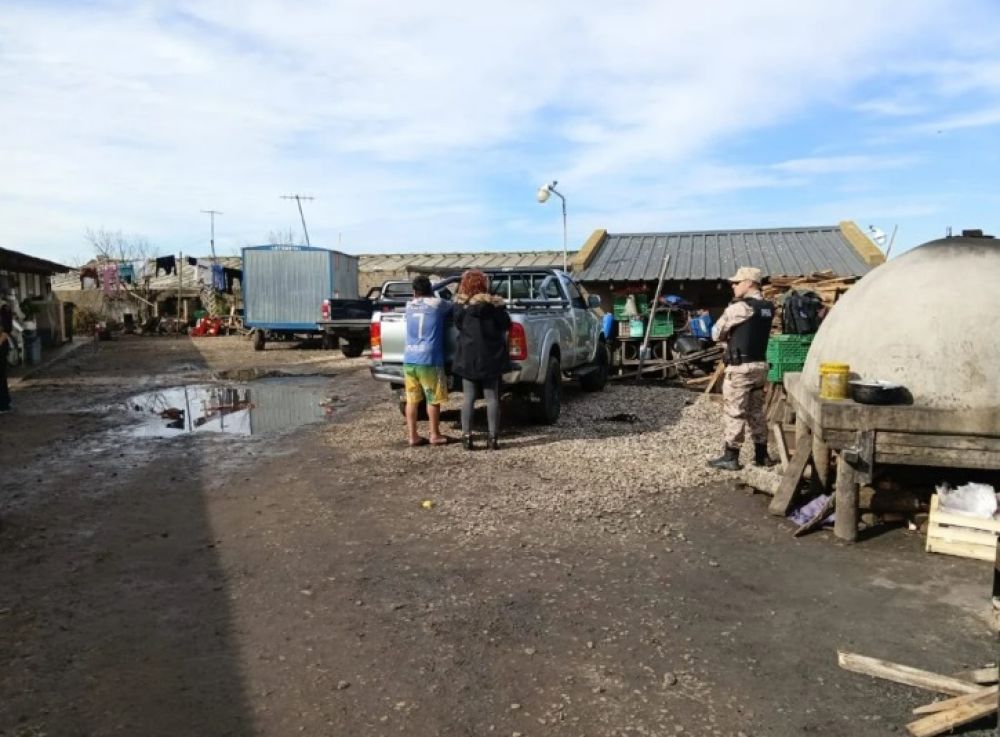 Descontrol en los campos: identifican a 148 personas en un operativo por supuesta explotaci�n laboral